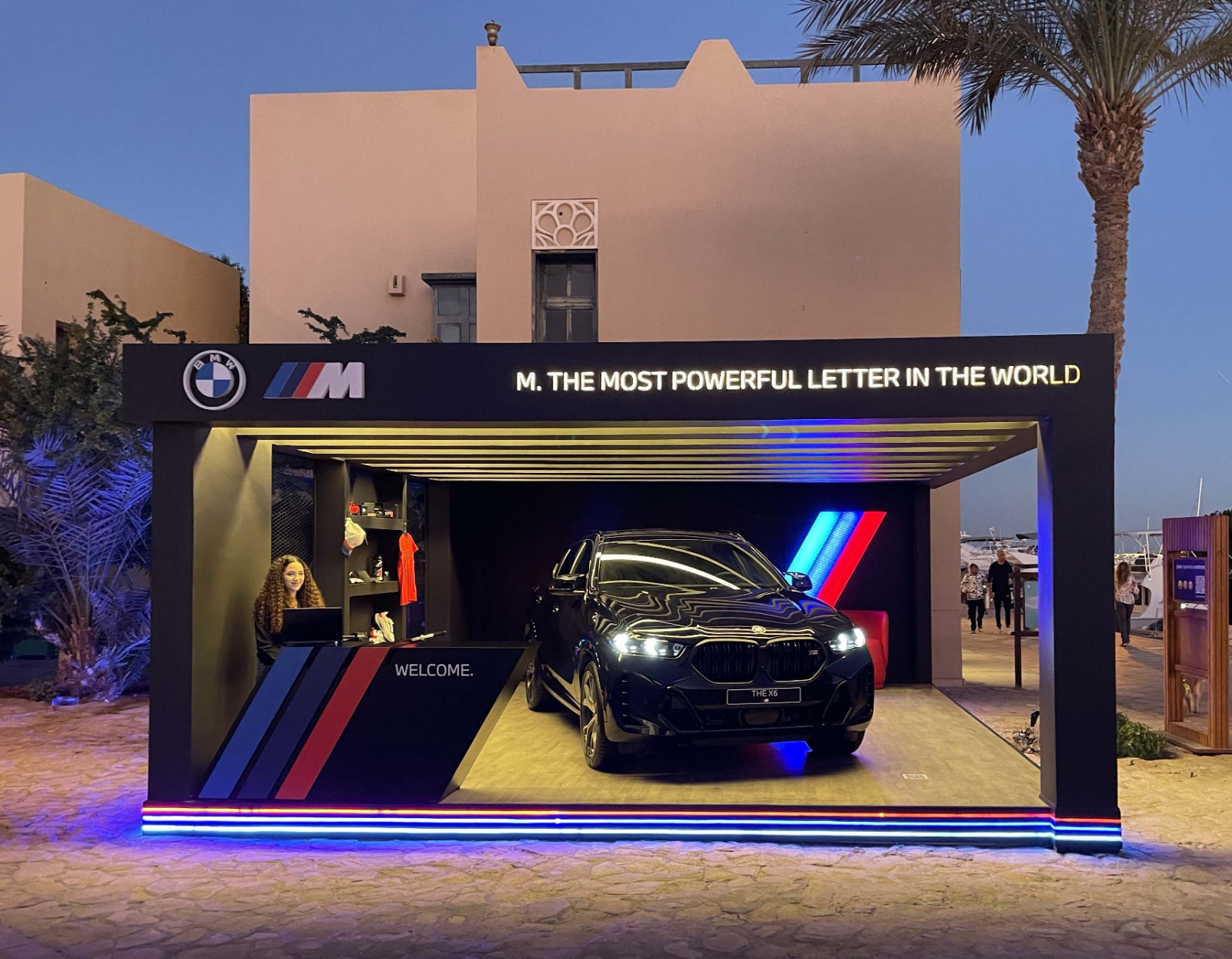 BMW السيارة الرسمية في مهرجان الجونة السينمائي 2023 في مصر